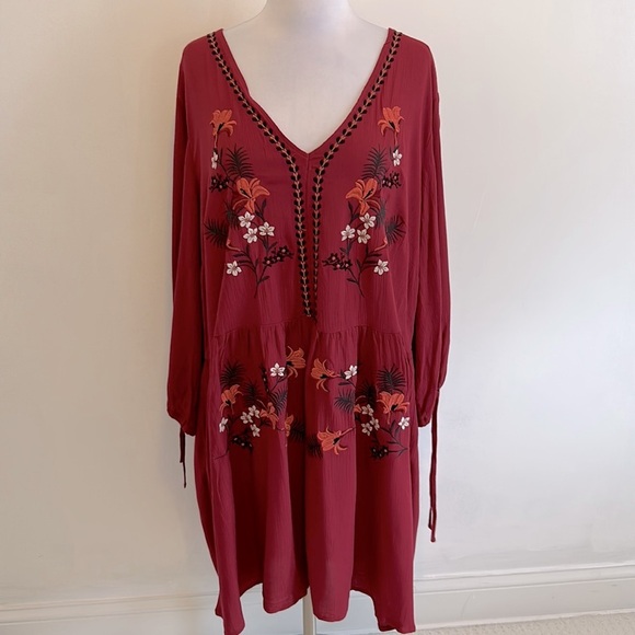 City Chic Dress Precious Embroidered Rhubarb - Picture 2 of 10